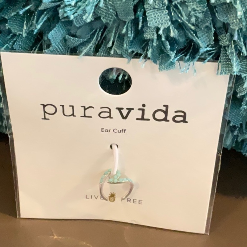 Puravida 🐚 stone wave cuff
